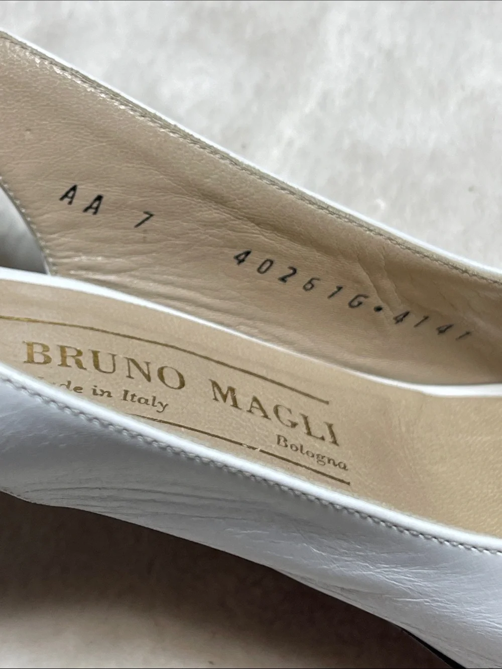 Bruno Magli White Leather Peep-Toe Slingback Heels Size 7 AA
